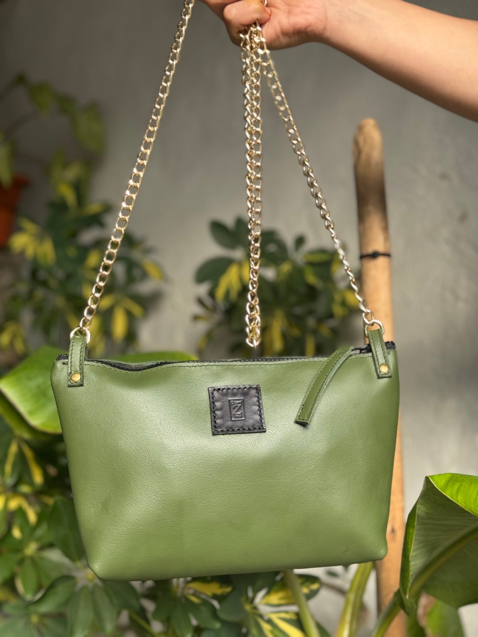 Bolso de cuero verde oliva