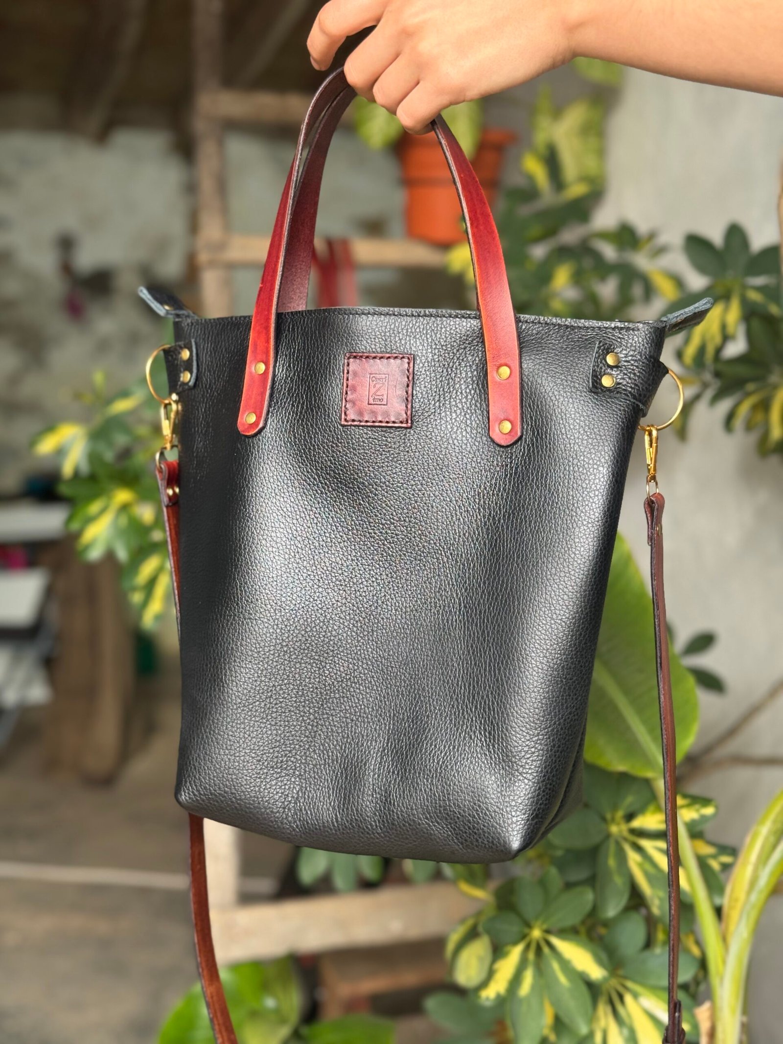 Bolso tote de vacuno negro - Imagen 6