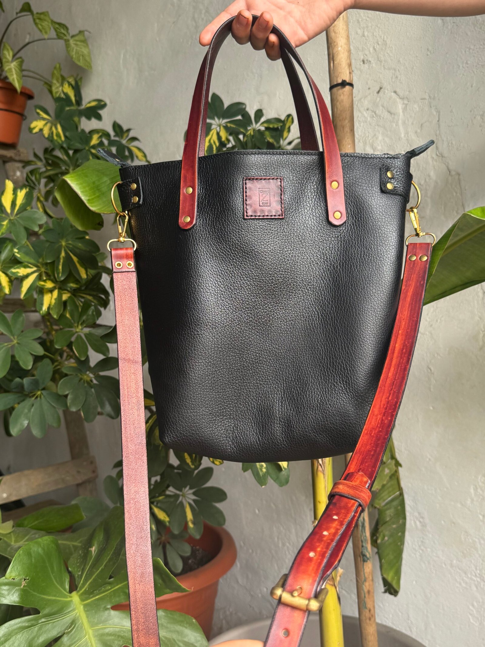 Bolso tote de vacuno negro - Imagen 3