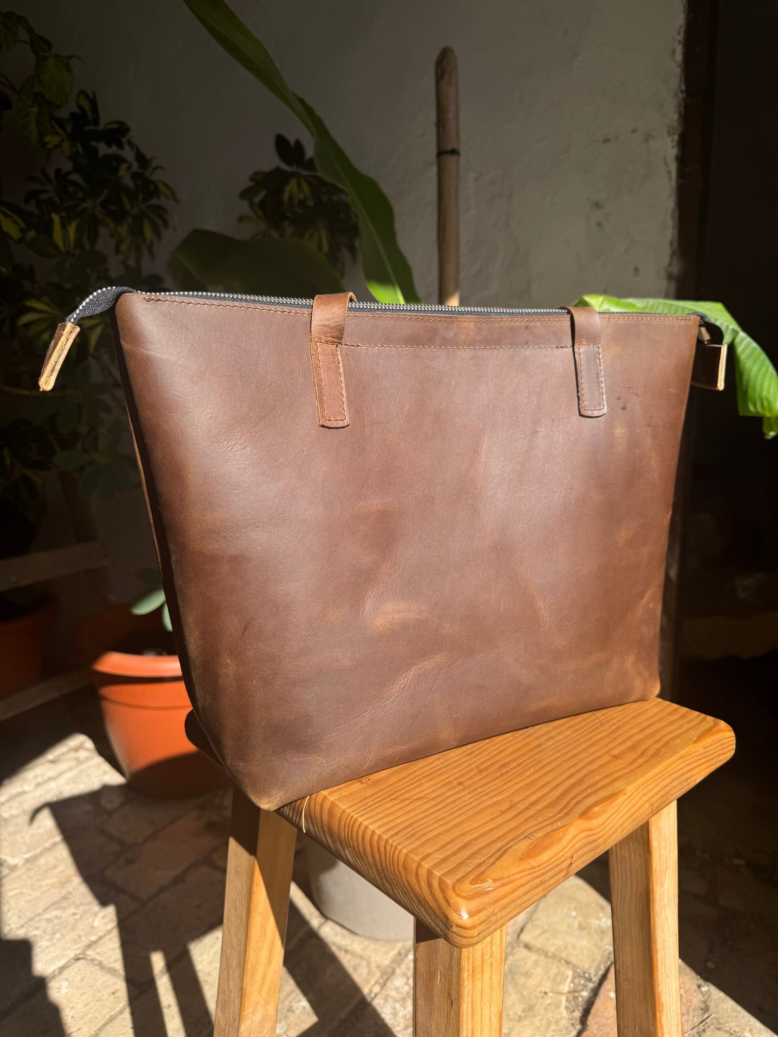 Bolso tote en ternera pull up - Imagen 4