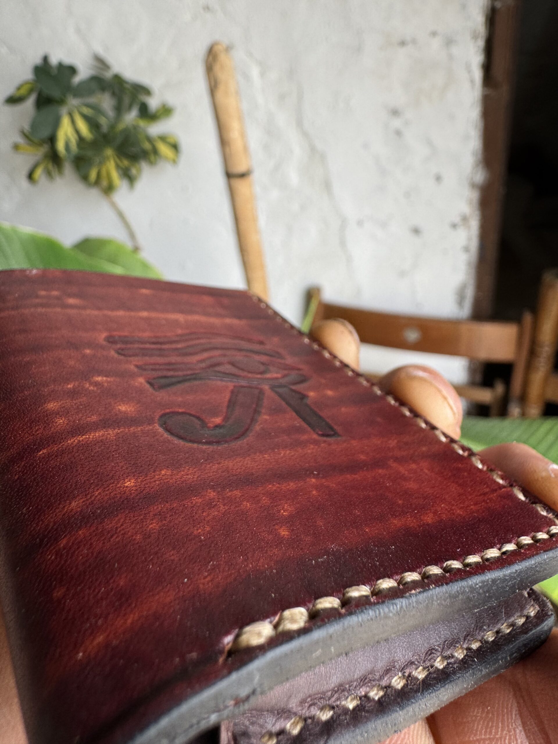 Cartera artesanal Ojo de Horus - Imagen 5