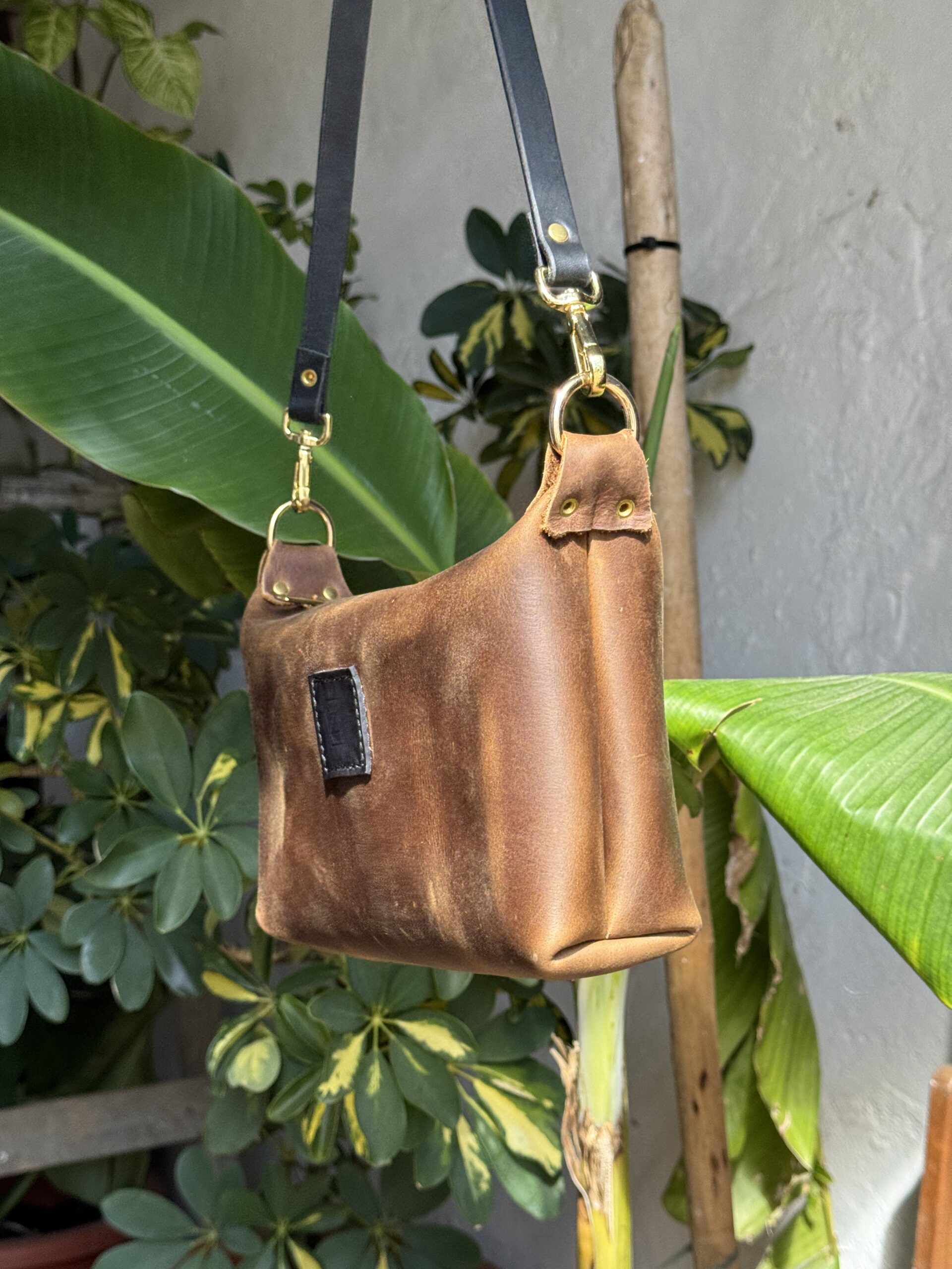 Bolso compacto bandolera